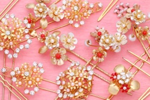 複数のかんざしを写した画像