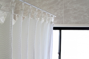浴室のカーテンを写した画像