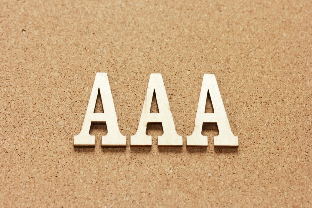 Aが3つ並んでいる画像