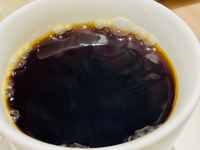 カップのコーヒーをアップにした画像